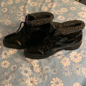 Size 11, black boots.